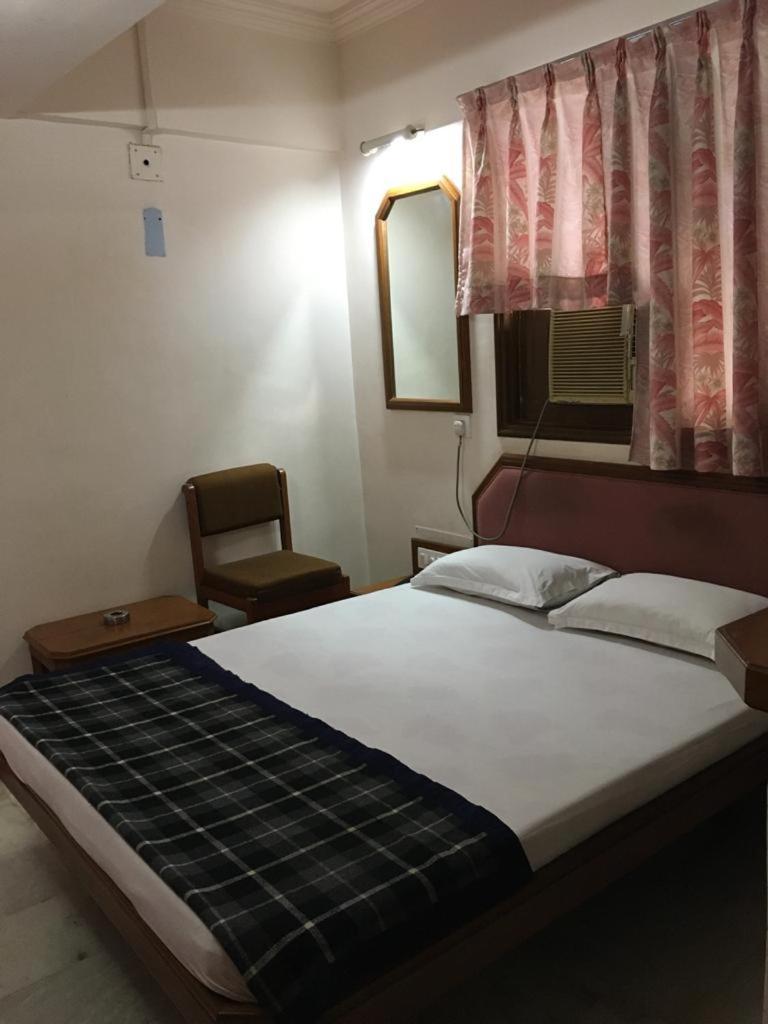 Hotel Grg Vadodara Zewnętrze zdjęcie