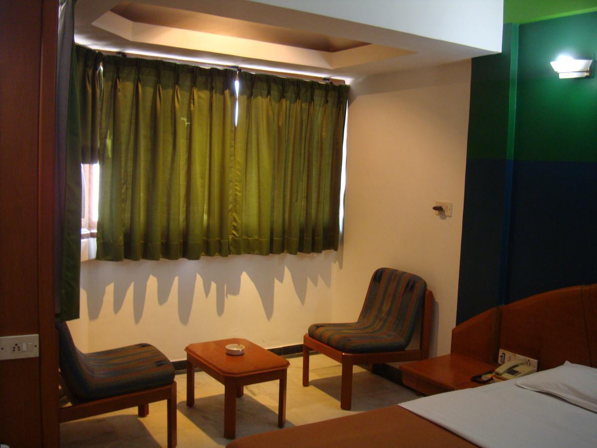 Hotel Grg Vadodara Zewnętrze zdjęcie