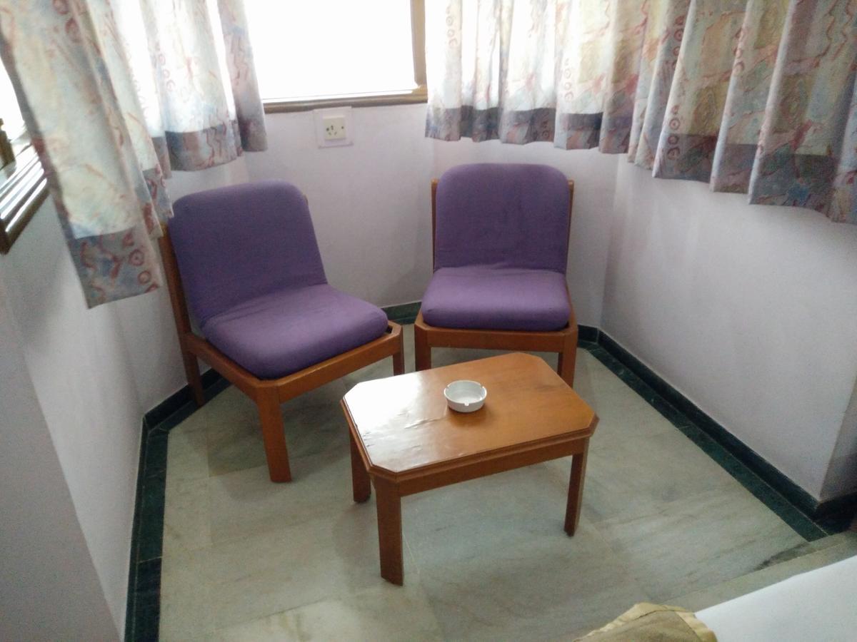 Hotel Grg Vadodara Zewnętrze zdjęcie