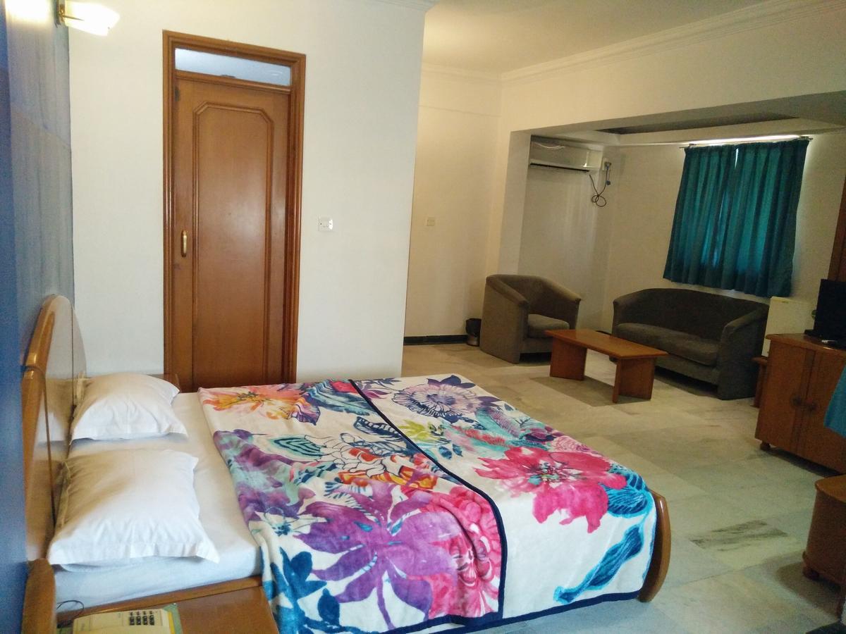 Hotel Grg Vadodara Zewnętrze zdjęcie