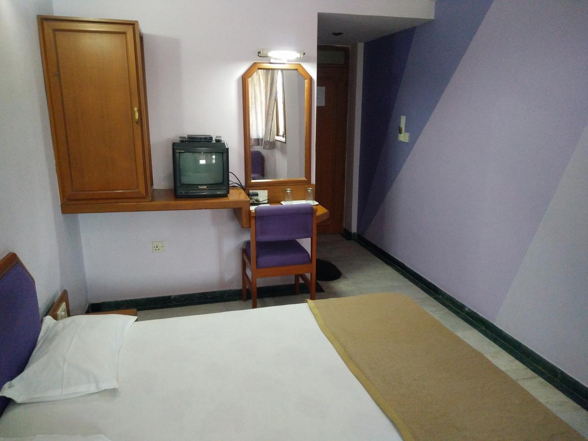 Hotel Grg Vadodara Zewnętrze zdjęcie