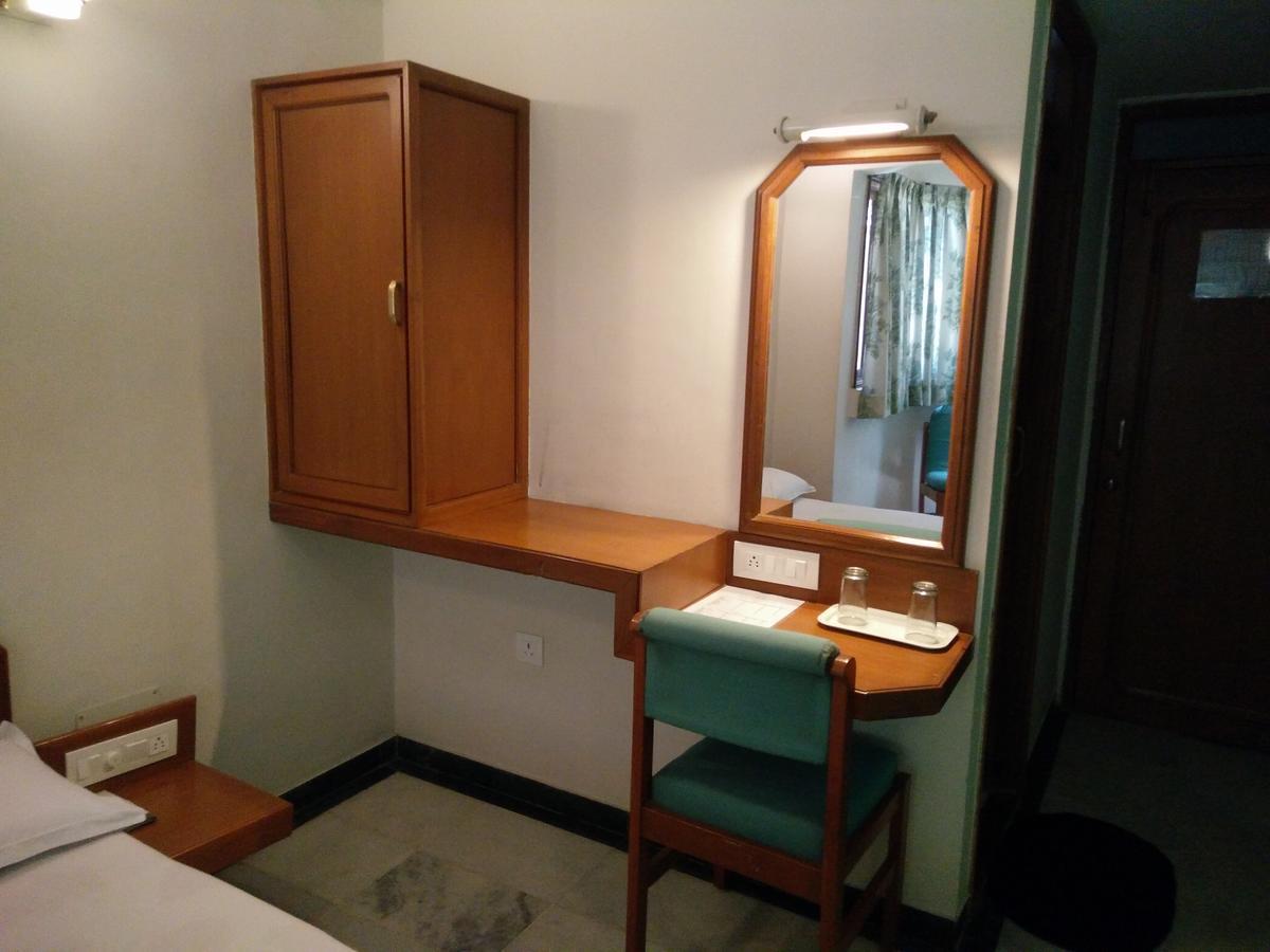 Hotel Grg Vadodara Zewnętrze zdjęcie
